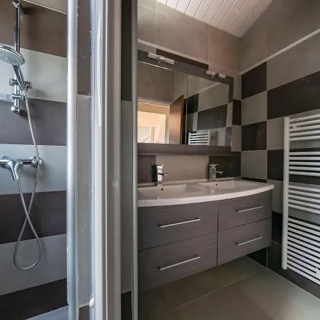 וילה Les Pinassottes By Interhome